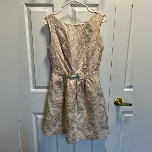 Dress - Picture 1 of 3